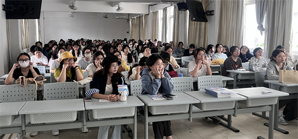 教育学院开展“教师证面试技巧”专题讲座