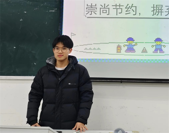 教育学院开展“崇尚节约  摒弃浪费”主题班会