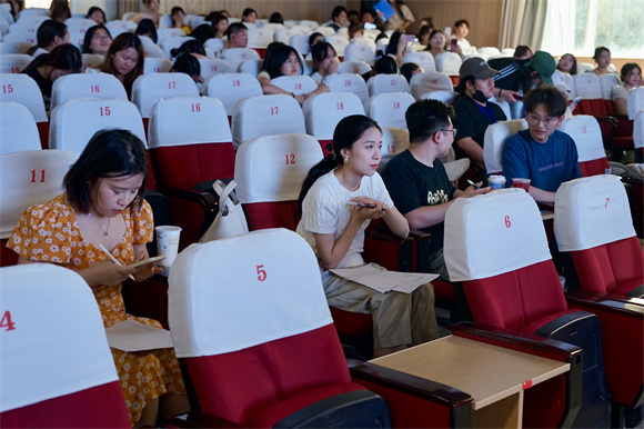 教育学院2025年“职业教育活动周”暨“劳动教育周”系列活动——声乐表演