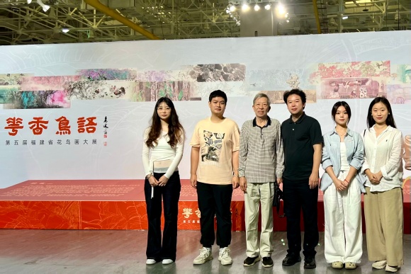 双喜临门！教育学院师生在省级花鸟画大展中斩获佳绩