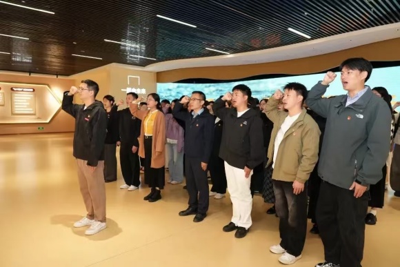 学习全会精神 ，凝聚奋进力量——教育学院主题党日活动走进晋江经验馆