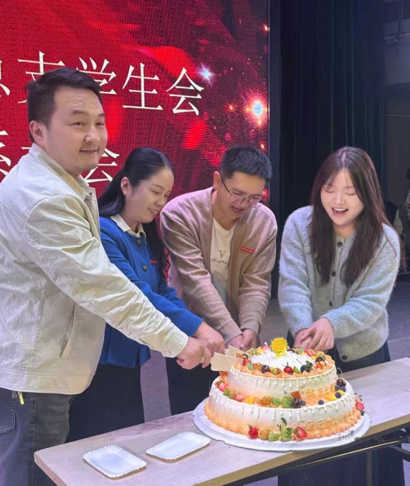 教育学院举办团总支学生会第九次系大会