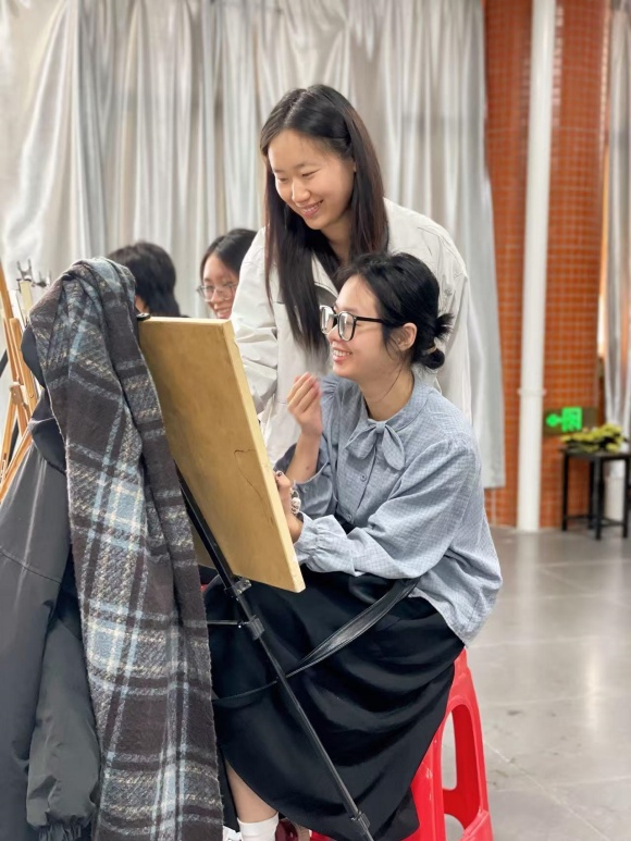 素描绘形塑基础，匠心教学促成长——几何素描示范课
