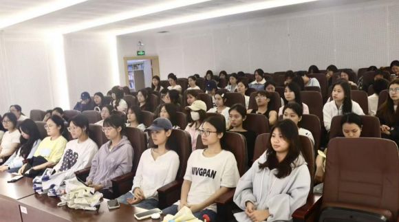 文旅与教育学院2026年“职业教育活动周”暨“劳动教育活动周”系列活动——职场礼仪讲座