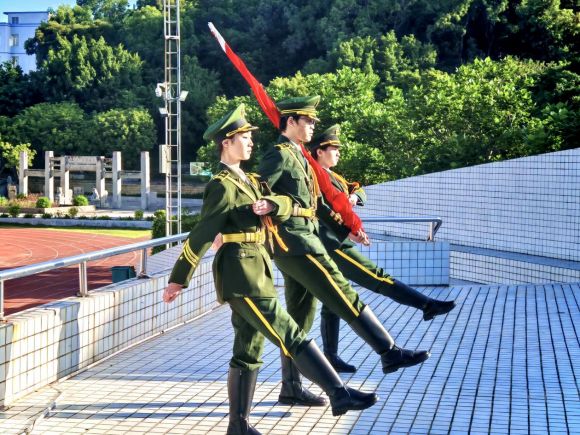 文旅与教育学院举行2025-2026学年第二学期升旗仪式