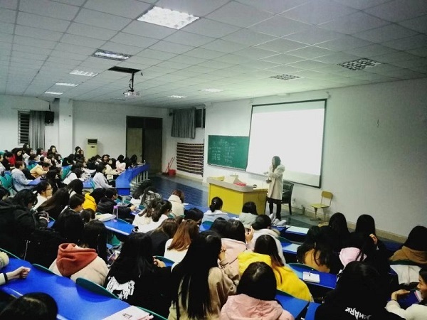 教育学院开展了”在关系中成长“的大学生恋爱与性心理讲座
