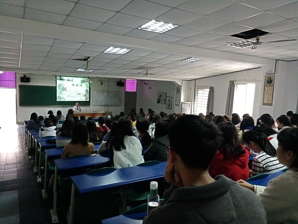 教育学院举行“趣谈闽南话”专题讲座