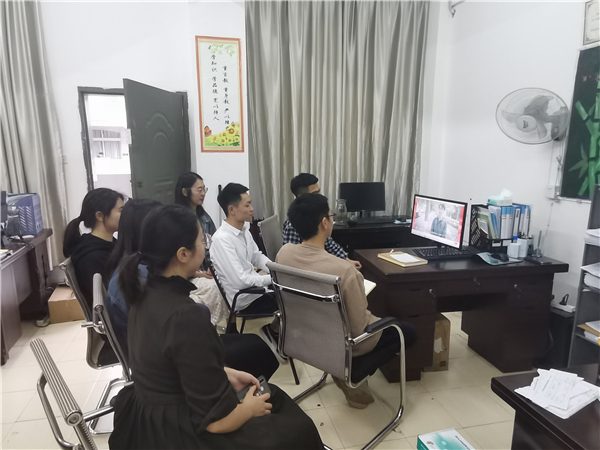 教育学院党支部组织全院学生与全国大学生“同上‘四史’思政大课”之党史课系列（一）