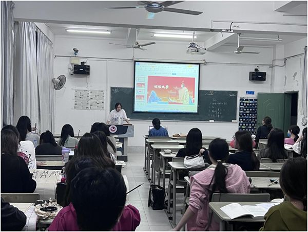 教育学院开展“温书迎考，诚信应考”主题班会